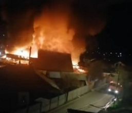 Doua incendii devastatoare in mai putin de o ora | imaginea 1