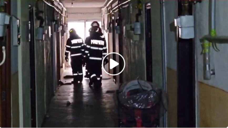 Explozie la un bloc de garsoniere | imaginea 1