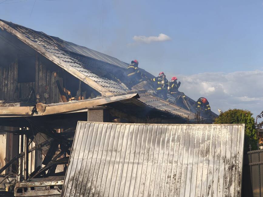 Incendii  interventii pirotehnice si alte misiuni | imaginea 1