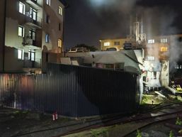 Explozie urmata de incendiu in zona unui camin studentesc | imaginea 1