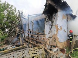 Incendiu violent intr o casa | imaginea 1