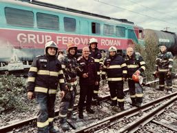 Interventie prompta pentru stingerea unui incendiu de locomotiva | imaginea 1