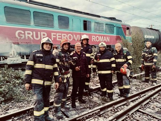 Interventie prompta pentru stingerea unui incendiu de locomotiva | imaginea 1