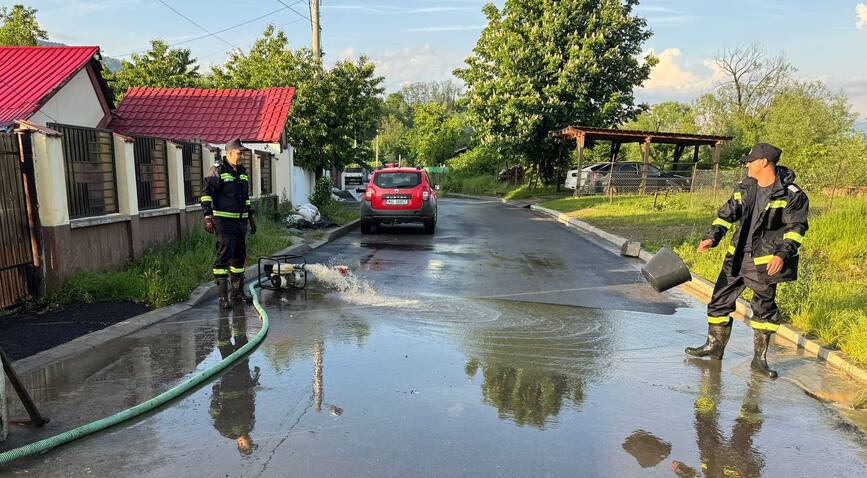 Interventii la inundatiile din judetul Hunedoara | imaginea 1