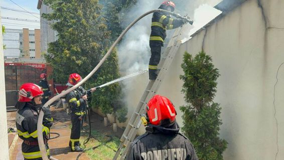 Incendiu cu final tragic intr o gospodarie din Galati | imaginea 1