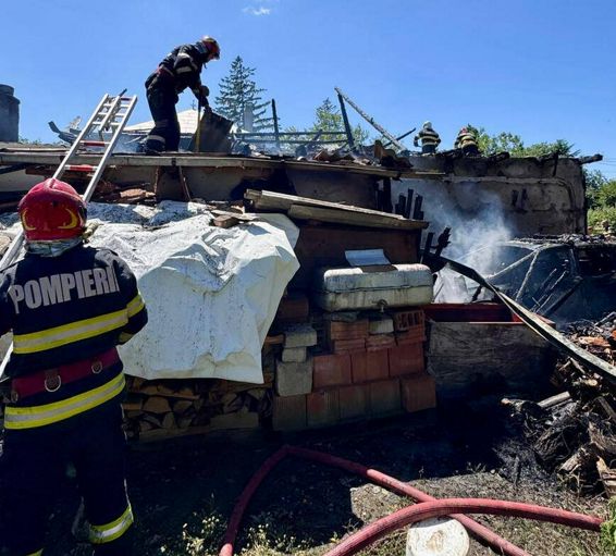 Incendiu violent Garaj mistuit de flacari | imaginea 1