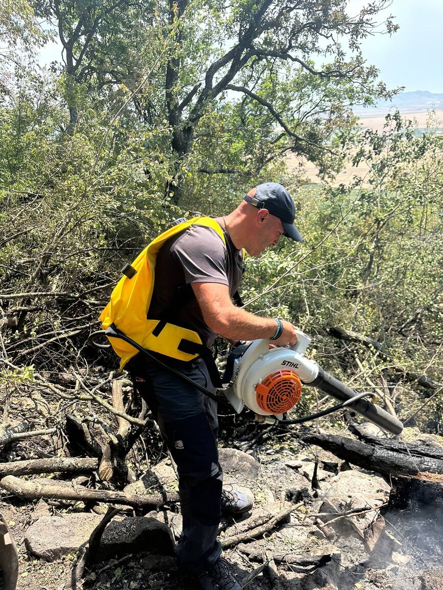 Pompieri galateni  voluntari in lupta cu flacarile din Tulcea | imaginea 2