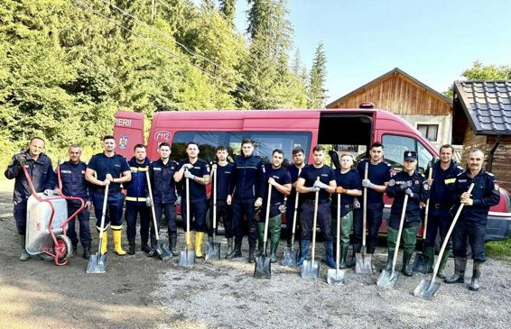 16 pompierii gorjeni intervin pentru oamenii greu incercati | imaginea 1