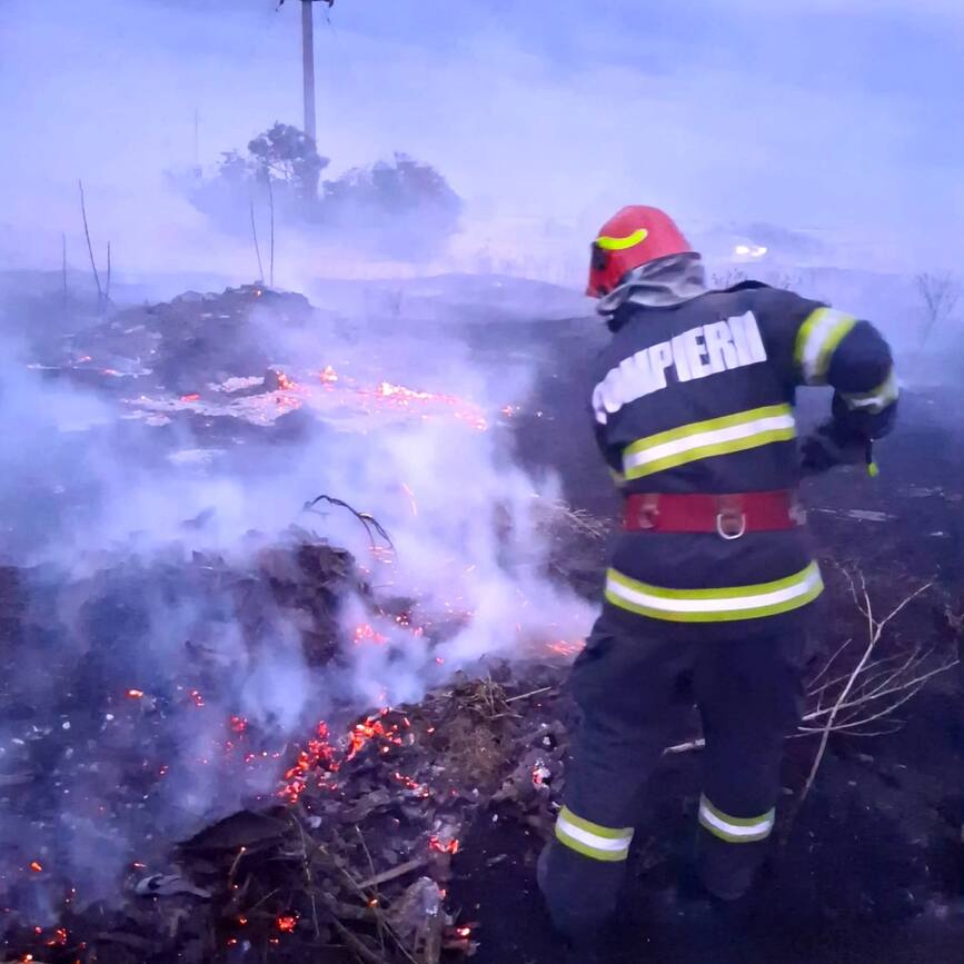 Cinci incendii  gestionate pe parcursul unei zile | imaginea 1