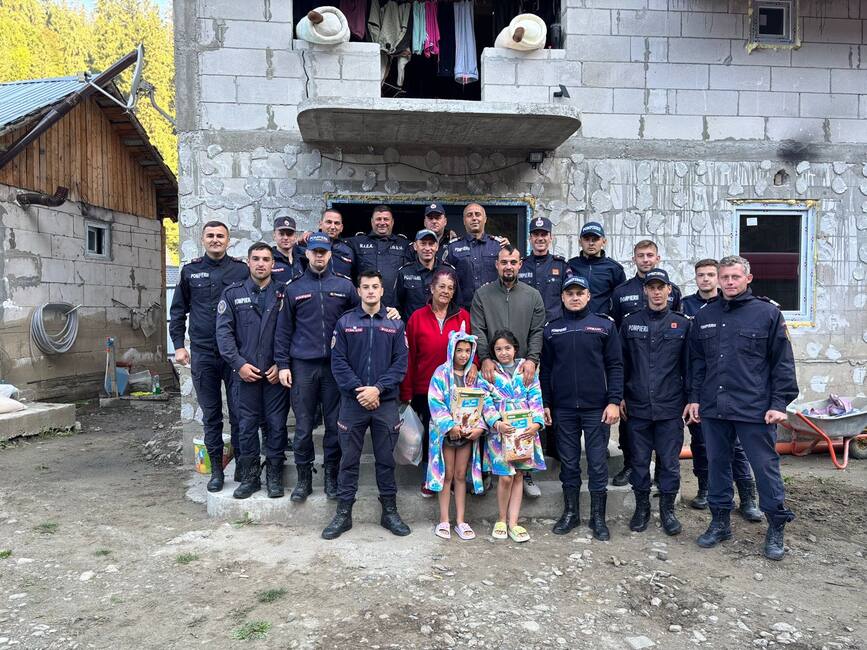 Pompierii ieseni   mereu in sprijinul comunitatii din Brosteni | imaginea 1