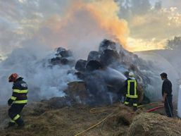 Incendiu violent izbucnit in urma jocului cu focul | imaginea 1