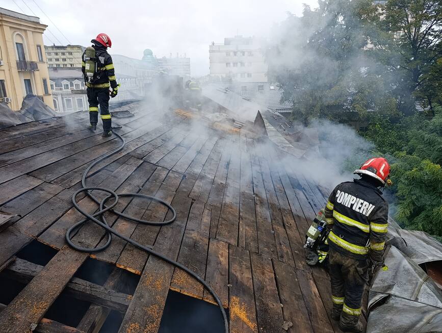 Incendiu la un apartament din Iasi | imaginea 1