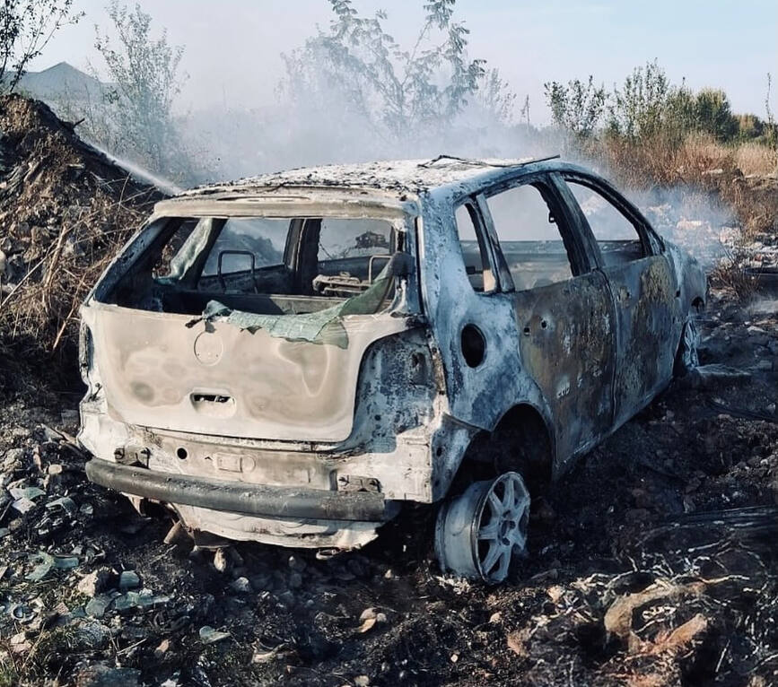 Masina in flacari   Soferul s a salvat la timp | imaginea 1