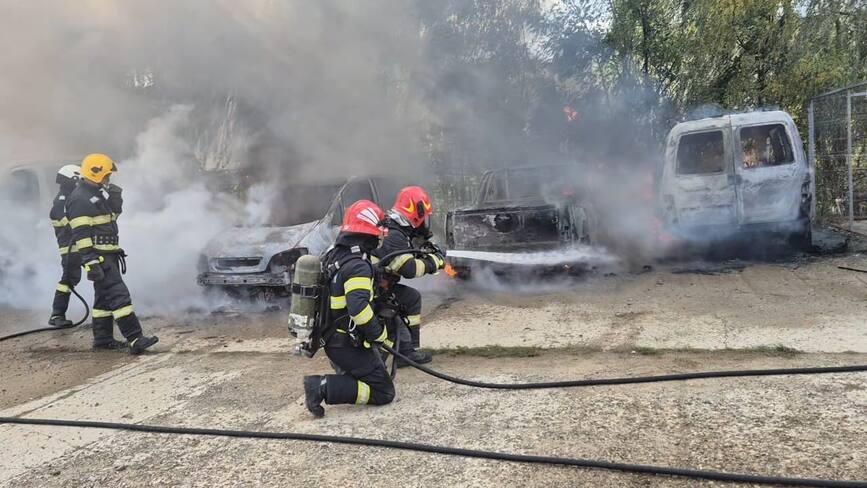 Masini in flacari  la o firma de paza | imaginea 1