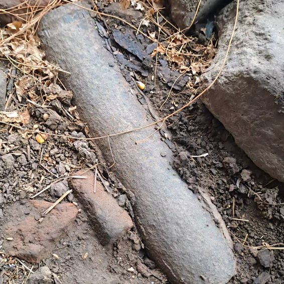 Proiectil exploziv  scos la suprafata in urma ploilor | imaginea 1