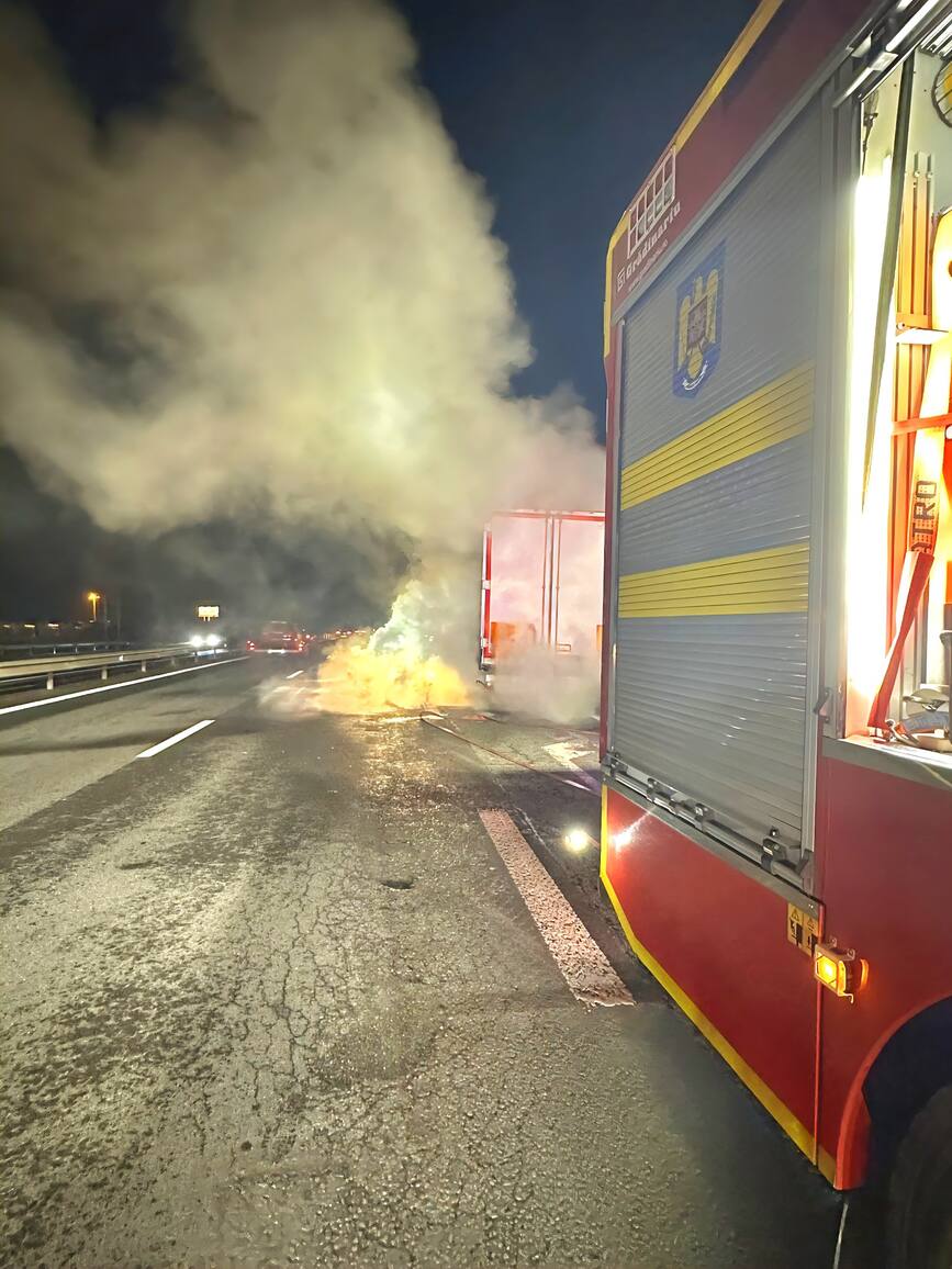 Remorca in flacari pe autostrada A1 Bucuresti Pitesti | imaginea 1