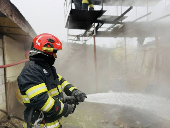 Incendiu la afumatoare | imaginea 1