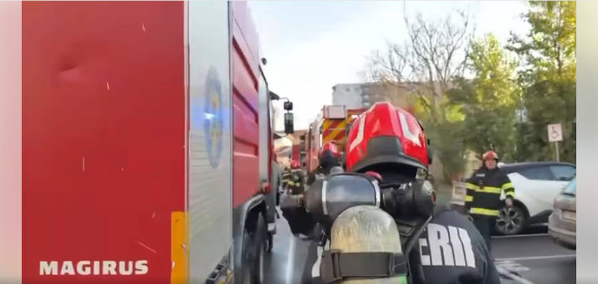 Incendiu la un bloc din Bucuresti   17 locatari au ajuns la spital | imaginea 2
