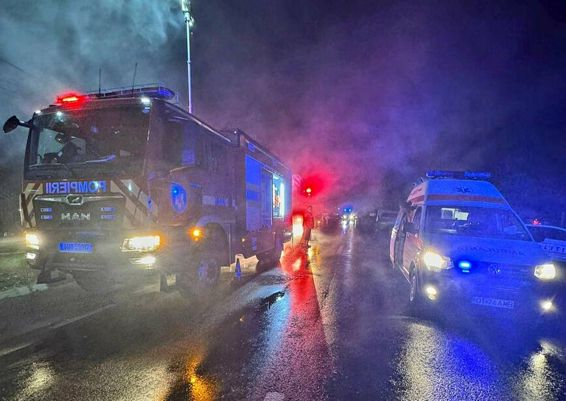 Persoana surprinsa in interior  intr un incendiu | imaginea 1