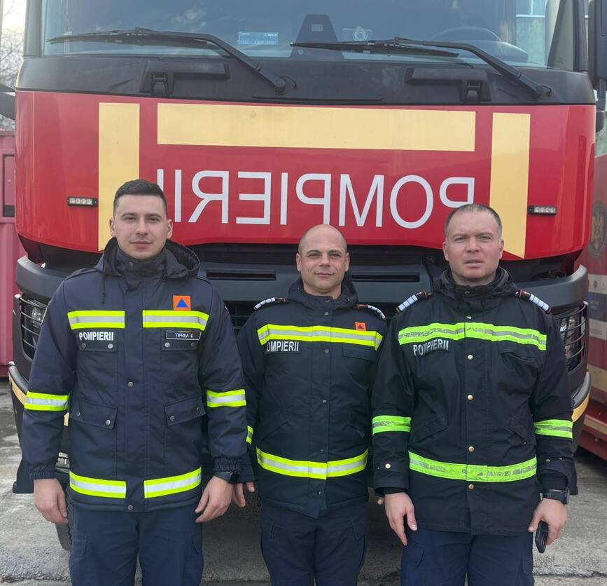 Pui de pisica  salvat din ventilatorul unei hote | imaginea 1