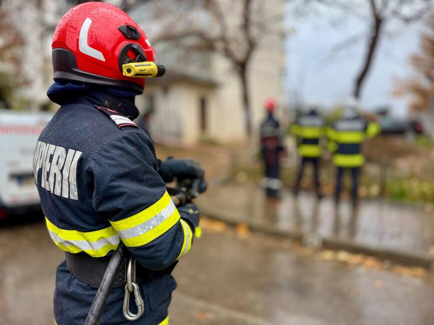 Scapari de gaze de la o conducta sparta in orasul Botosani | imaginea 2