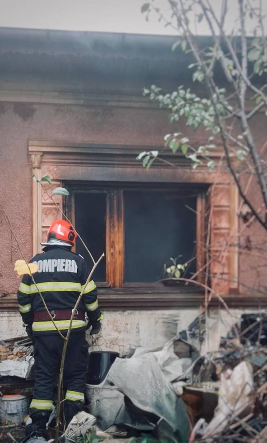 Un barbat si a pierdut viata intr un incendiu violent | imaginea 1