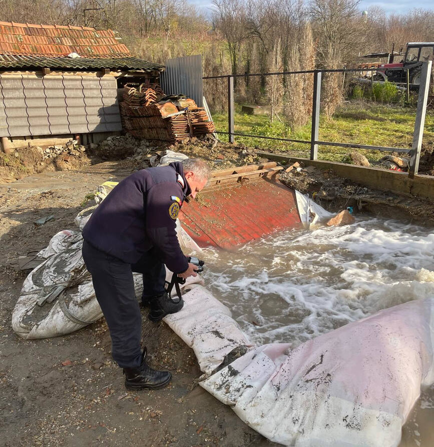 Acces accidental la gaz in urma sapaturilor pentru apa | imaginea 1