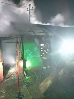 Gospodarie in flacari   Totul a pornit de la jarul cazut din soba | imaginea 1