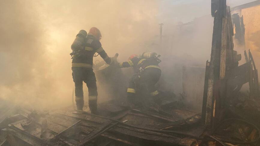 Incendiu in gospodarie   Proprietarul a suferit arsuri | imaginea 1