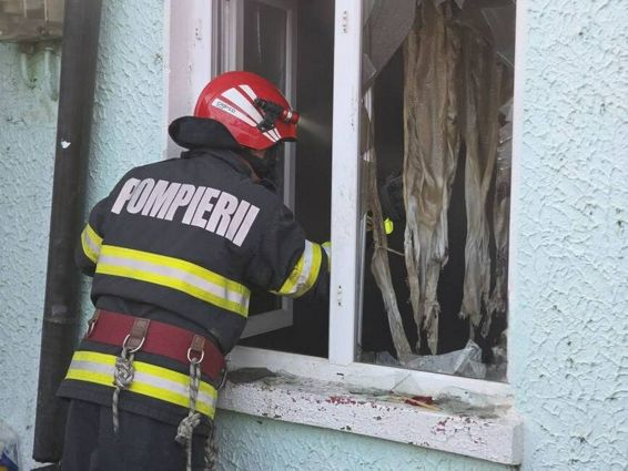 Incendiu intr o locuinta din Giurgiu | imaginea 1