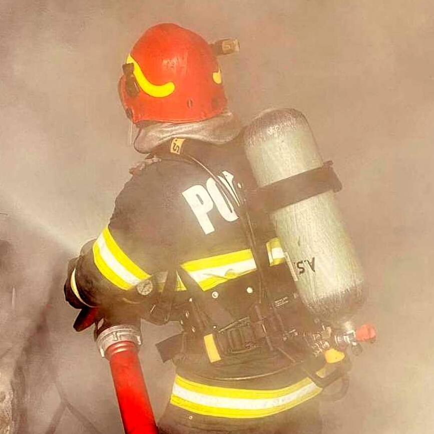 Incendiu la un garaj   Alarma a fost data de vecini | imaginea 1