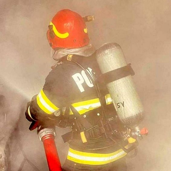 Incendiu la un garaj   Alarma a fost data de vecini | imaginea 1