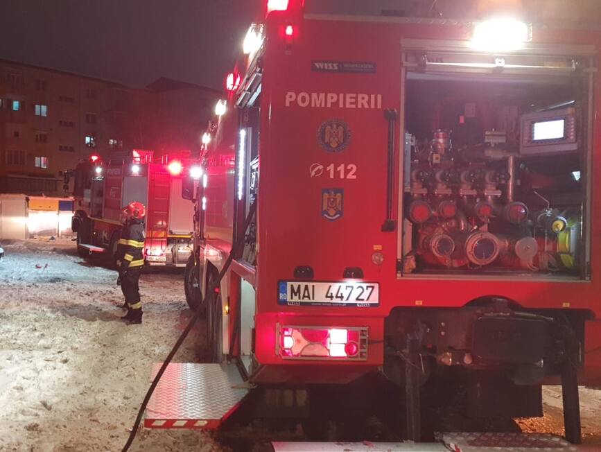 Explozie de butelie la bloc   10 victime si zeci de persoane evacuate | imaginea 1