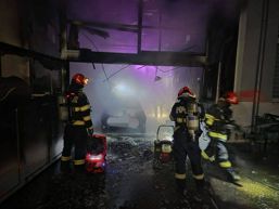 Incendiu intr o cladire a Universitatii Oradea | imaginea 1