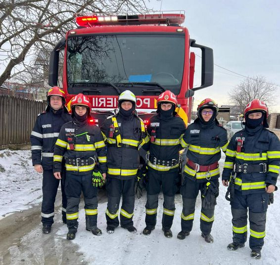 Incendiu la cosul de fum al unei locuinte | imaginea 1