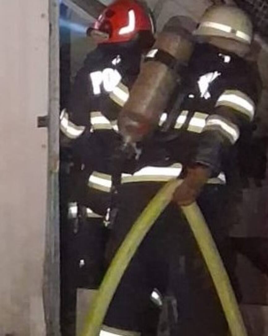 Incendiu la o fabrica din Oradea | imaginea 1