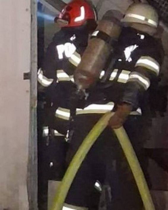 Incendiu la o fabrica din Oradea | imaginea 1