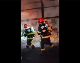Incendiu la un TIR Interventie rapida a pompierilor bihoreni | imaginea 1