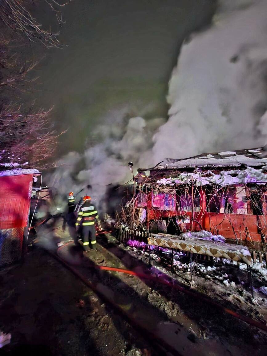 Pagube insemnate in urma unui incendiu de gospodarie | imaginea 1
