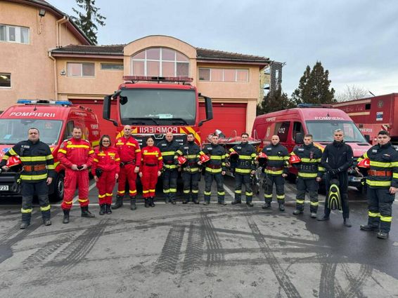 Salvare dramatica a unui barbat cazut sub gheata raului | imaginea 1