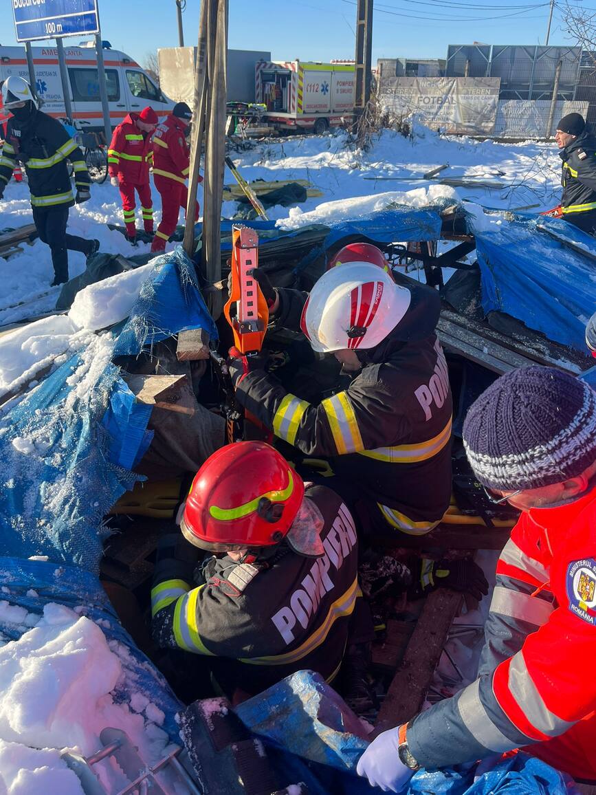 Captiv sub propria anexa  Interventie contracronometru a pompierilor | imaginea 1