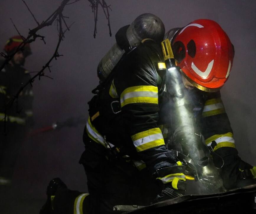 Casa afectata de flacari din cauza unui cos de fum defect | imaginea 1