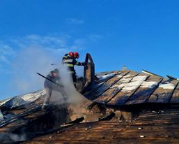 Casa cuprinsa de flacari din cauza cosului de fum | imaginea 1