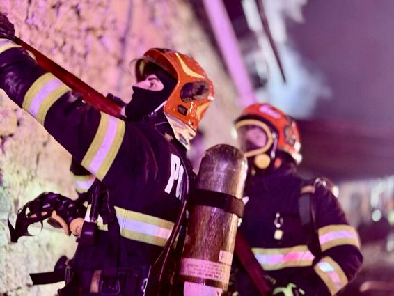 Incendiu provocat de un scurtcircuit | imaginea 1