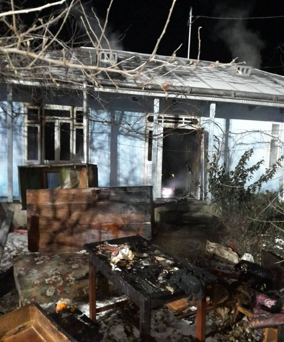 Mama si fiu  salvati din flacari dupa ce o soba s a supraincalzit | imaginea 1