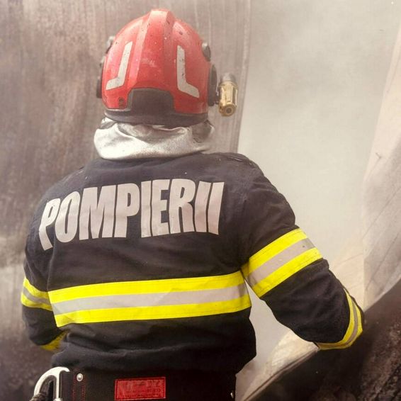 Interventie prompta a pompierilor  Incendiu lichidat rapid | imaginea 1
