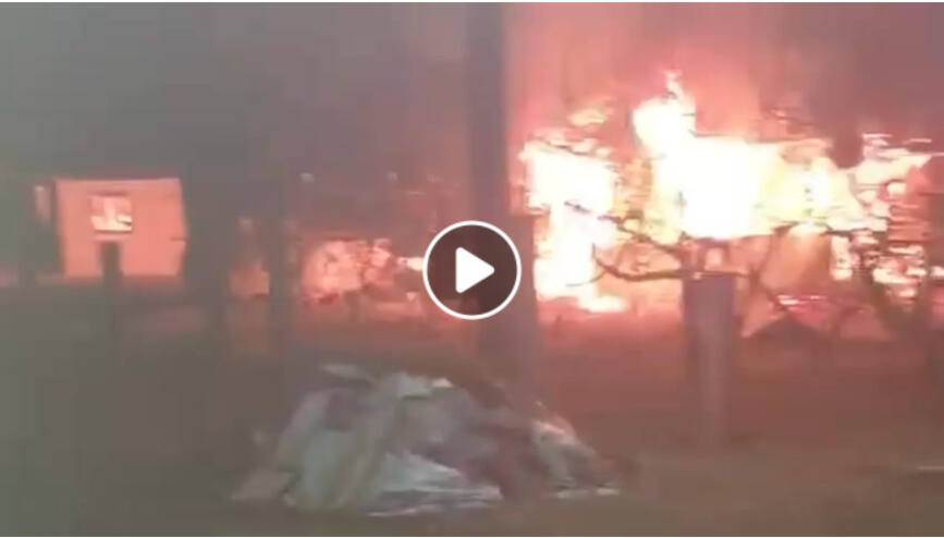 Un barbat a ramas fara casa in urma unui incendiu violent | imaginea 1