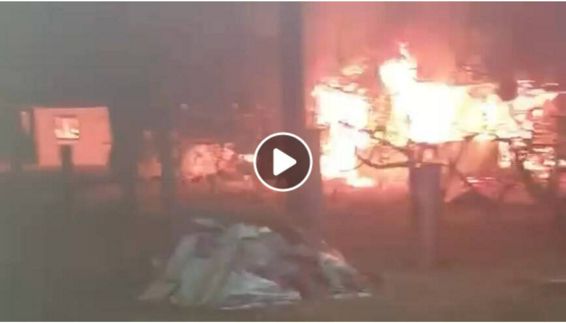 Un barbat a ramas fara casa in urma unui incendiu violent | imaginea 1