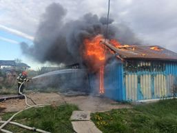 10 incendii intr o zi  De la vegetatie arsa  la butelii evacuate | imaginea 1