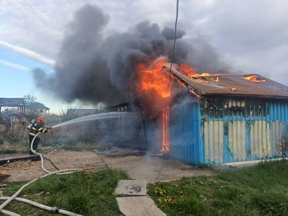 10 incendii intr o zi  De la vegetatie arsa  la butelii evacuate | imaginea 1